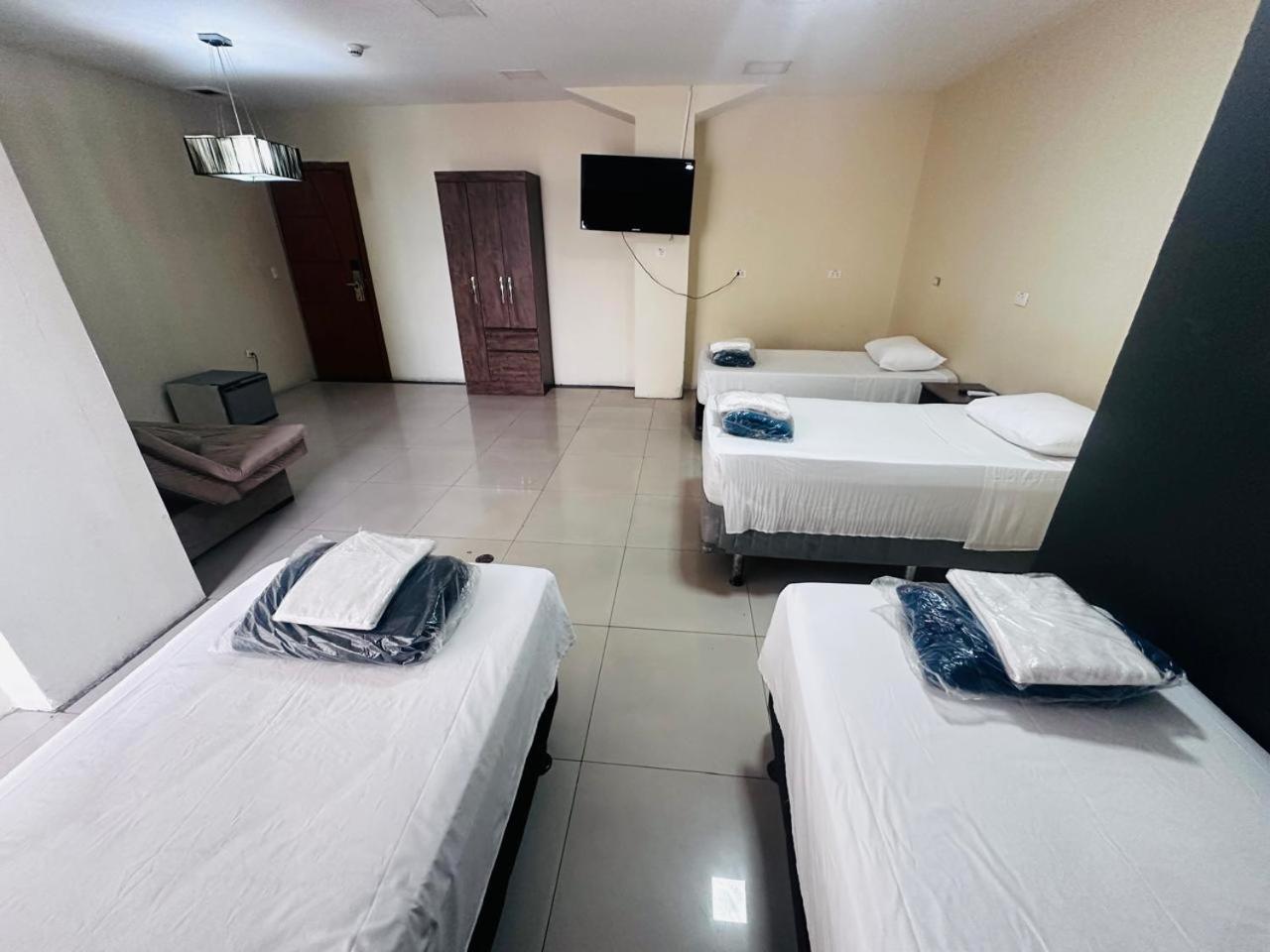 Hotel St. Daniel กัวรูยุส ภายนอก รูปภาพ