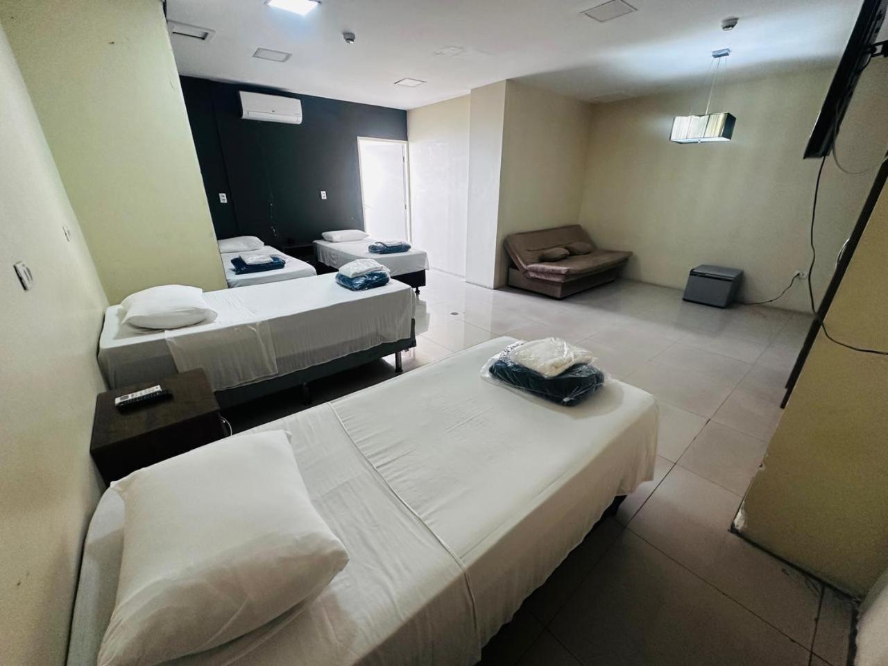 Hotel St. Daniel กัวรูยุส ภายนอก รูปภาพ